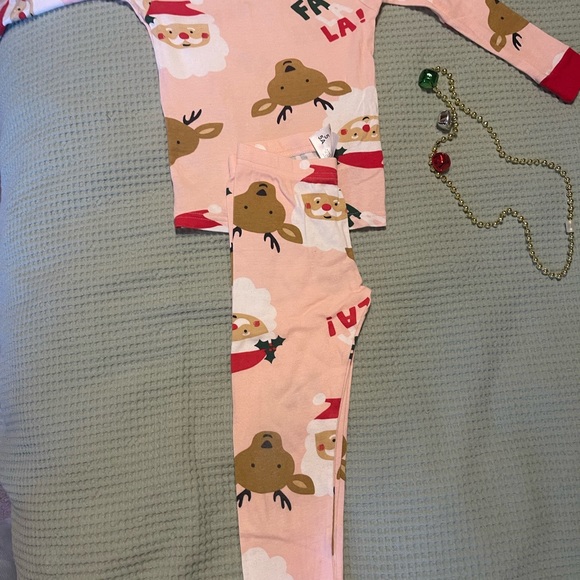 Carter’s Christmas Pajama Set 
5/5A
Just worn once 
Perfect condition - Picture 2 of 4